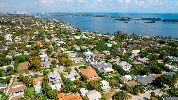 The Southend, 145 Alhambra Pl, West Palm Beach, Florida 33405, image 3