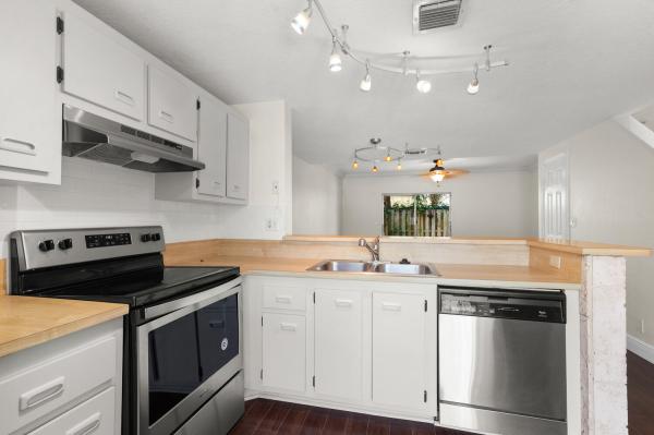Sun Harbour Townhomes, 2521 NE 15th St, Pompano Beach, Florida 33062, image 2