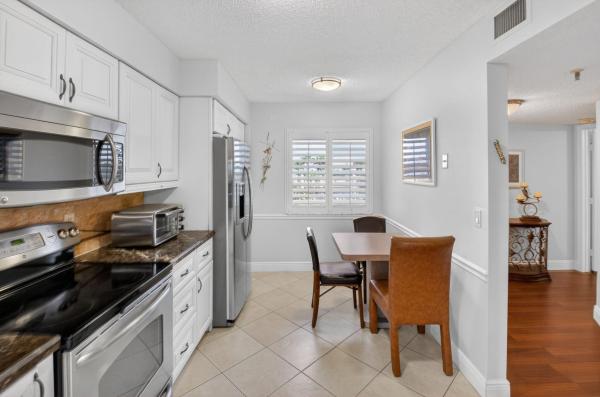 Huntington Lakes 2, 6866 Huntington Ln #607, Delray Beach, Florida 33446, image 2