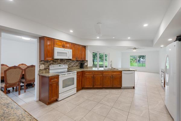 Eastwood Of Wellington, 11576 Sanderling Dr, Wellington, Florida 33414, image 2