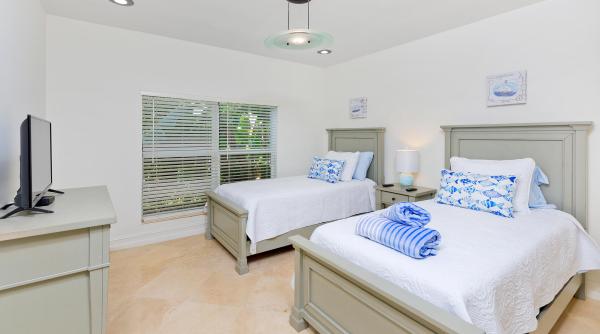 Hillsboro Shores, 2003 Bay Dr, Pompano Beach, Florida 33062, image 2