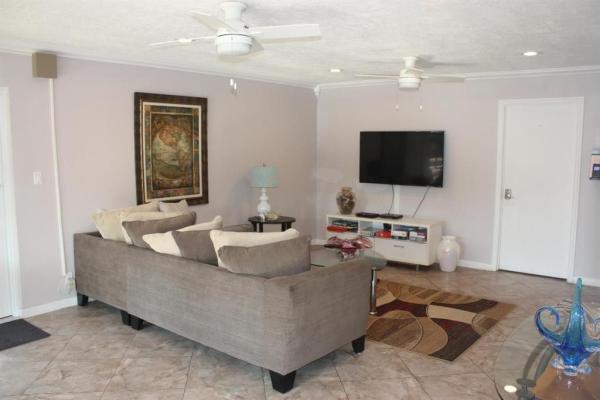 Oakland Grove Village, 659 W Oakland Park Blvd #118C, Oakland Park, Florida 33311, image 2