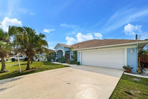 Southbend Lakes Estates, 3285 SE Pinto St, Port St. Lucie, Florida 34984, image 2