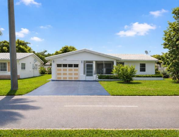 Fairhaven 11, 5808 NW 84th Ter, Tamarac, Florida 33321, image 2