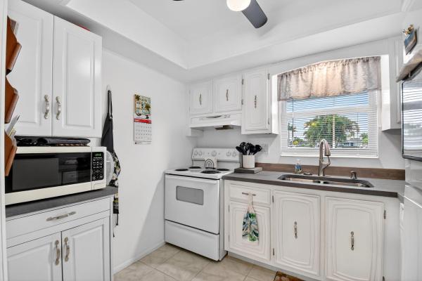 Emory At Cresthaven Villas, 2758 Emory Dr E #B, West Palm Beach, Florida 33415, image 2