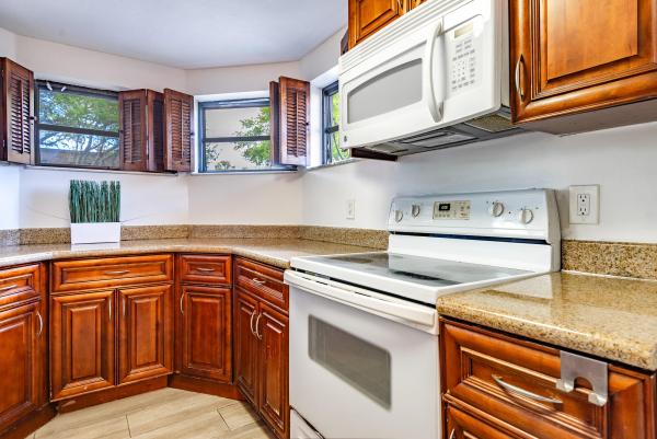 Chateau On The Knoll, 9375 SW 61st Way #D, Boca Raton, Florida 33428, image 3