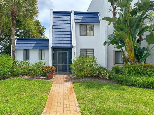 4541 Luxemburg Ct, Lake Worth, Florida 33467, image 1