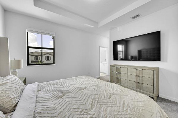 Viewpoint At Vista Lago, 20357 NW 4th Path, Miami Gardens, Florida 33169, image 2