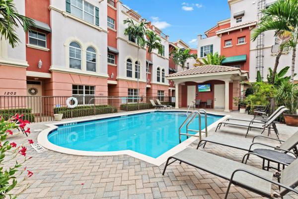 Villa Medici, 1033 NE 17th Way #2003, Fort Lauderdale, Florida 33304, image 1