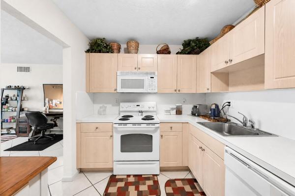 Coco Cay, 760 SE 2nd Ave #105H, Deerfield Beach, Florida 33441, image 3