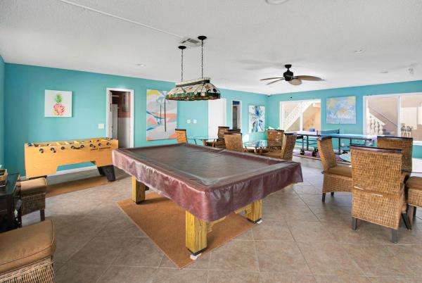 Manor Grove Village, 9 NE 19th Ct #212C, Wilton Manors, Florida 33305, image 2