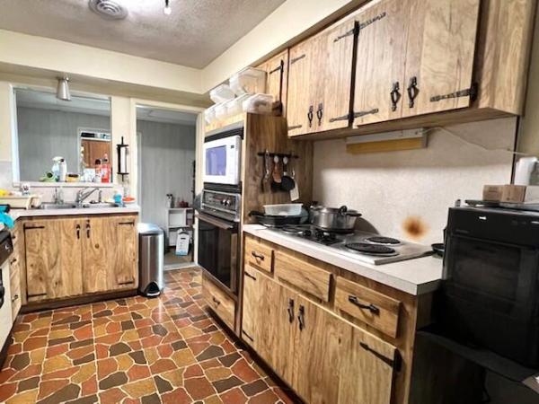 Braddocks, 725 SE 1st St, Belle Glade, Florida 33430, image 2