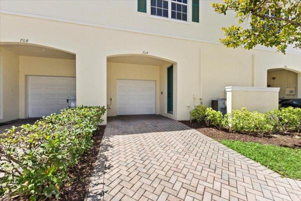Orchid Grove, 704 SW 2nd Ave, Pompano Beach, Florida 33060, image 1