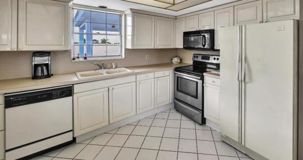 Harbour Towers, 907 Marina Dr #401, North Palm Beach, Florida 33408, image 1