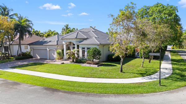 Rolling Hills Golf And Tennis Club, 8019 S Savannah Cir, Davie, Florida 33328, image 1