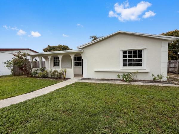 Boynton Hills, 417 NW 2nd St, Boynton Beach, Florida 33435, image 2