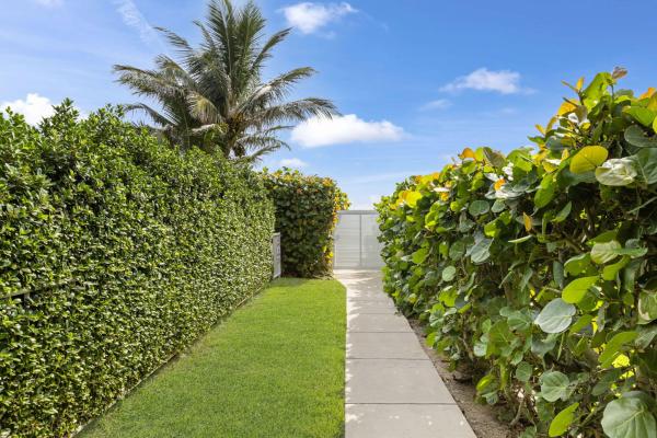 Carlyle House, 2773 S Ocean Blvd #2140, Palm Beach, Florida 33480, image 2