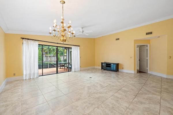 St Tropez At Crystal Pointe, 13305 Saint Tropez Cir, Palm Beach Gardens, Florida 33410, image 2