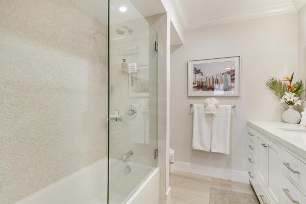 Golf Villas, 438 Brackenwood Ln S, Palm Beach Gardens, Florida 33418, image 3