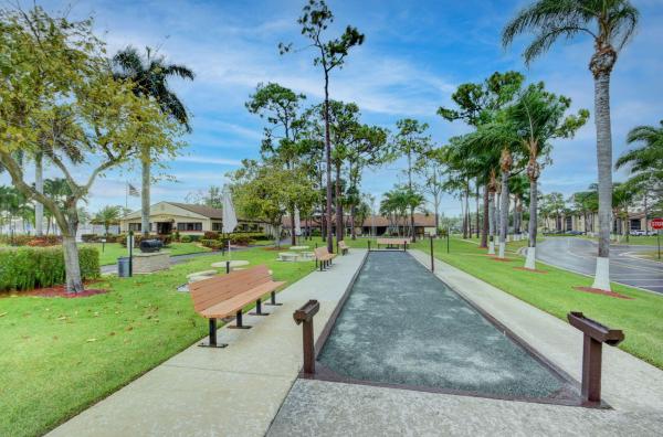 Pine Ridge North 2, 627 Sea Pine Way #B2, Greenacres, Florida 33415, image 1