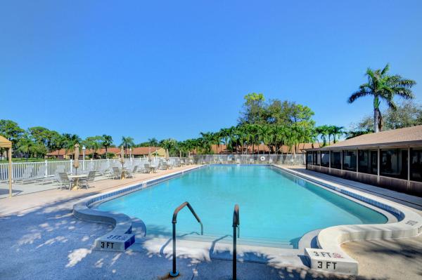 Pine Ridge North 2, 627 Sea Pine Way #B2, Greenacres, Florida 33415, image 3