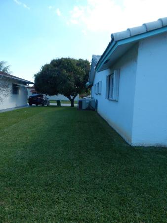 Westwood 17, 6805 NW 77th St, Tamarac, Florida 33321, image 2