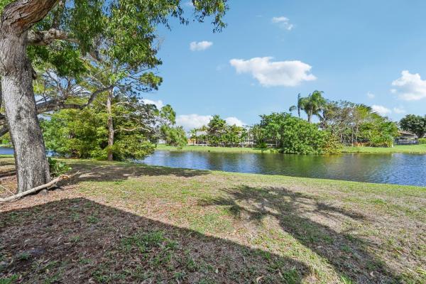 South Lake At Dos Lagos, 22 Via De Casas #103, Boynton Beach, Florida 33426, image 1