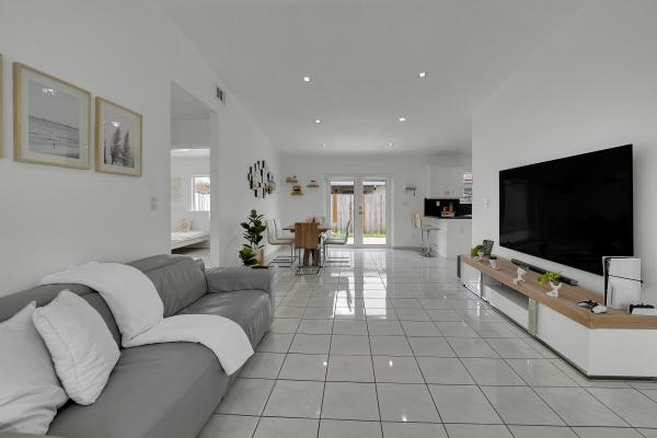 17255 NW 72nd Ct, Hialeah, Florida 33015, image 1