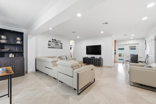 Driftwood Plaza, 6271 Harding St, Hollywood, Florida 33024, image 1