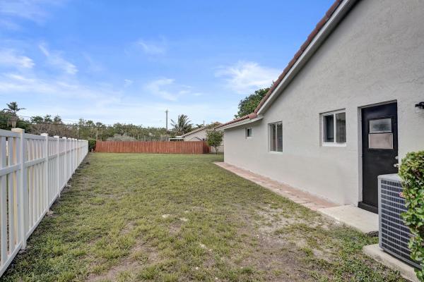 Diaflor, 2881 NW 98th Way, Coral Springs, Florida 33065, image 1