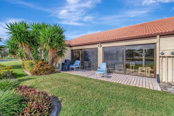 The Moorings At Aberdeen, 8240 Waterline Dr, Boynton Beach, Florida 33472, image 2