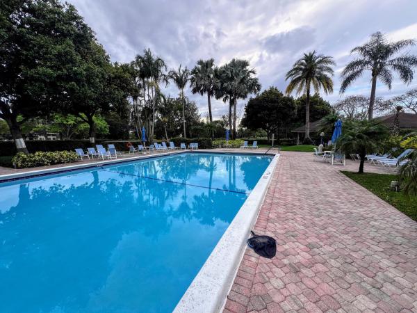 Palm-Aire Country Club 4, 3080 N Course Dr #601, Pompano Beach, Florida 33069, image 1
