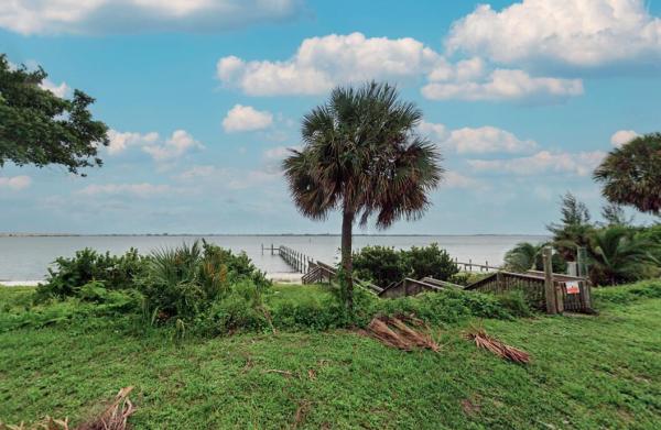 Fort Pierce Residential, 515 S Indian River Dr, Fort Pierce, Florida 34950, image 1