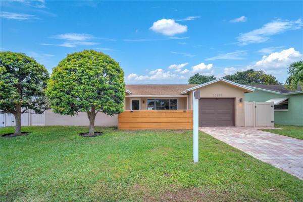 Sandalfoot Cove, 22599 SW 65th Ave, Boca Raton, Florida 33428, image 1