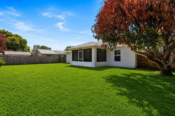 Riverview, 861 SE Cavern Ave, Port St. Lucie, Florida 34983, image 2