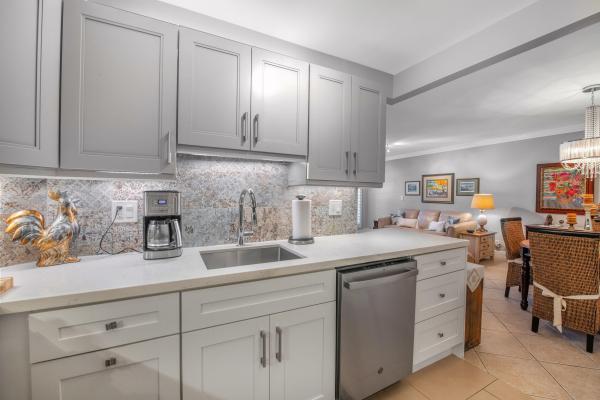 Manor Grove Village, 1920 NE 1st Ter #116h, Wilton Manors, Florida 33305, image 1