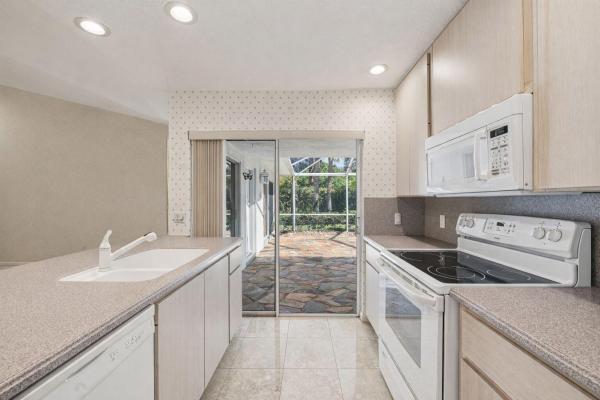 Sun Terrace At The Oaks, 4202 Water Oak Ct, Palm Beach Gardens, Florida 33410, image 3