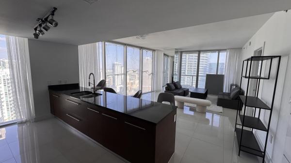 Icon Brickell Tower 1, 475 Brickell Ave #4615, Miami, Florida 33131, image 1