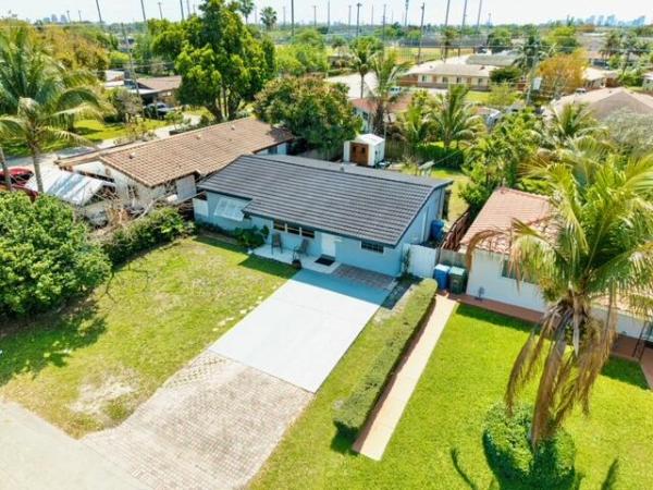 North Andrews Gardens, 270 NE 42nd St, Oakland Park, Florida 33334, image 2