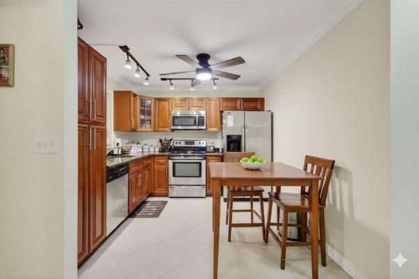 Town Villas At Moon Lake, 19000 Stewart Cir #4, Boca Raton, Florida 33496, image 1