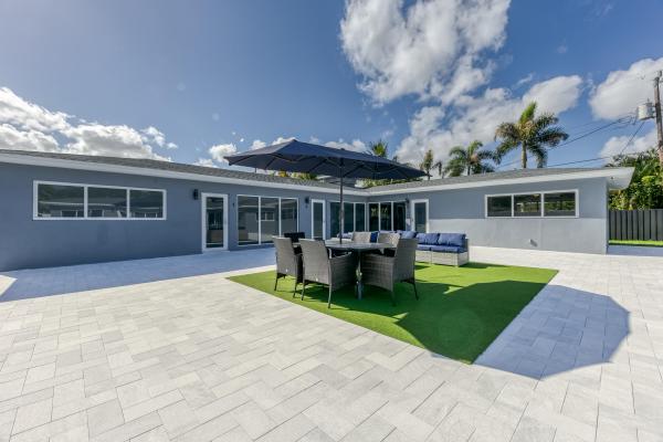 Coral Gardens, 2009 NE 26th St #1-2, Wilton Manors, Florida 33305, image 3