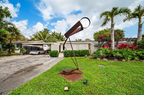 Tropical Manors, 349 NE 29th St, Wilton Manors, Florida 33334, image 2