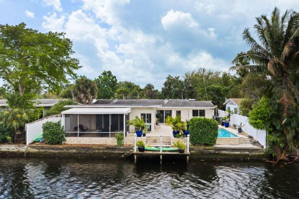 Tropical Manors, 349 NE 29th St, Wilton Manors, Florida 33334, image 1