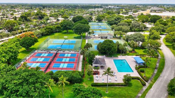Lucaya Village, 2202 Lucaya Bnd #G2, Coconut Creek, Florida 33066, image 1