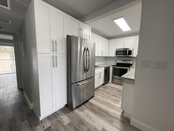 Village Green 2, 700 Village Green Ct #319, Palm Springs, Florida 33461, image 3