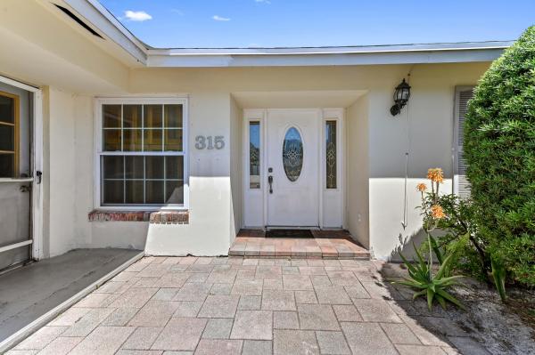 Woodcrest Manor, 315 SW 12th Ave, Boynton Beach, Florida 33435, image 1