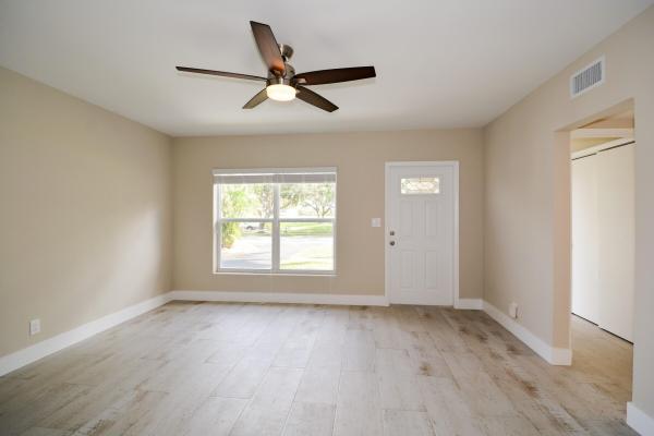 Croissant Park, 1835 Park Ln, Fort Lauderdale, Florida 33315, image 3