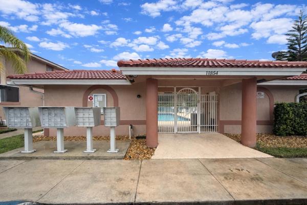 Eagle Creek Townhomes, 11824 Royal Palm Blvd #11824, Coral Springs, Florida 33065, image 1