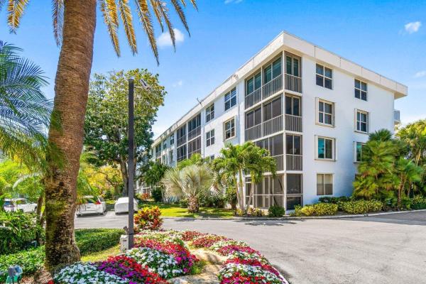 Seagate Of Gulfstream, 2010 S Federal Hwy #201, Boynton Beach, Florida 33435, image 1