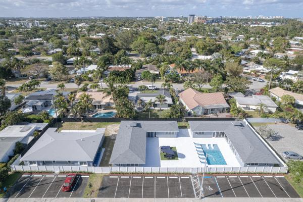 Coral Gardens, 2025 NE 26th St #1-3, Wilton Manors, Florida 33305, image 3